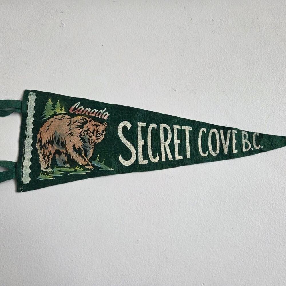 Vintage felt souvenir pennant from Secret Cove, British Columbia, Canada.